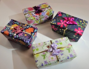 Ballotin Box (Floral Gift Wrap) with 16 Assorted Chocolates 225g