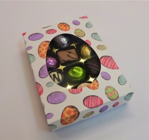 Easter Egg Box with 12 Chosen Chocolates 170g