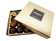 Box of 16 Chosen Chocolates 225g